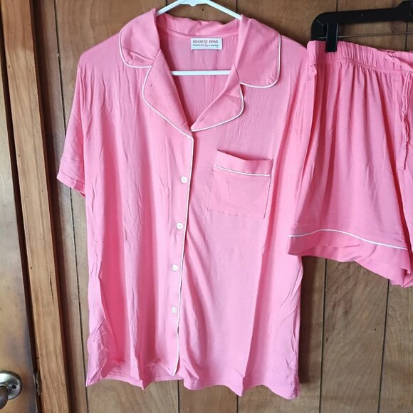 Discount Divas Women's Coral Pink Pj Set Top Shorts Pajamas Size XL NWT - Picture 3 of 4